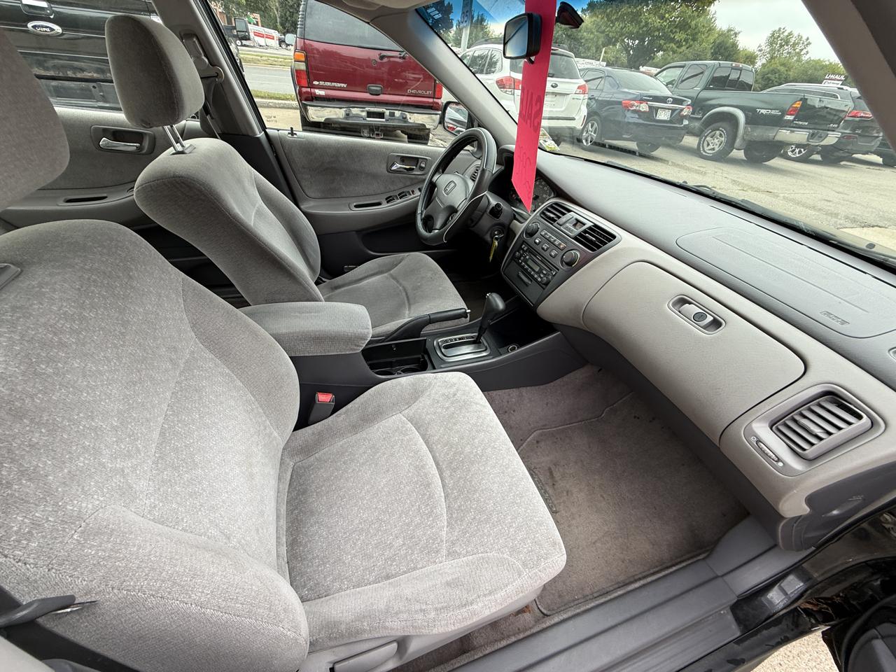 Honda Accord Sdn LX Auto 2001