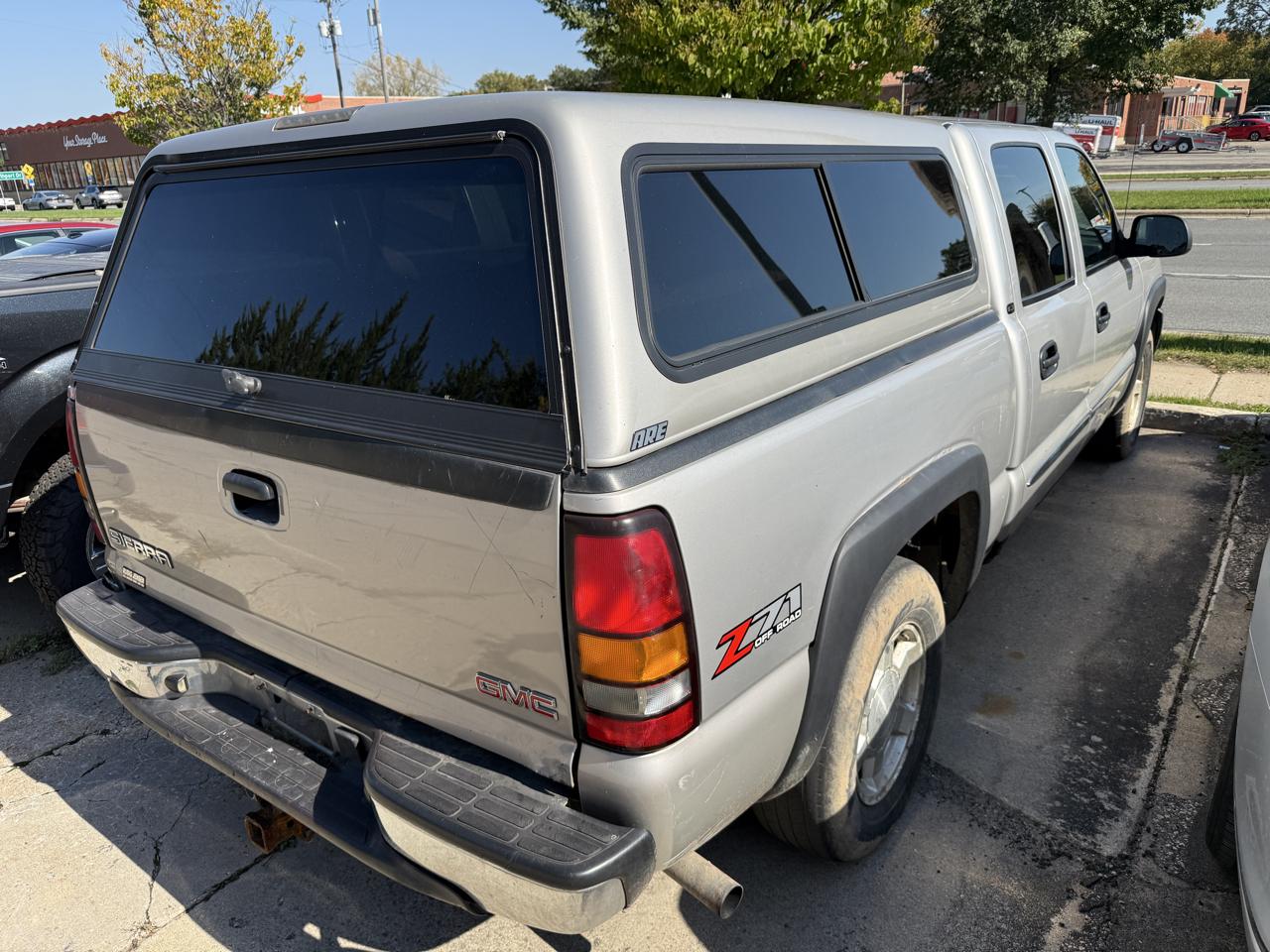 GMC Sierra 1500 Crew Cab 143.5" WB 4WD SLE 2005