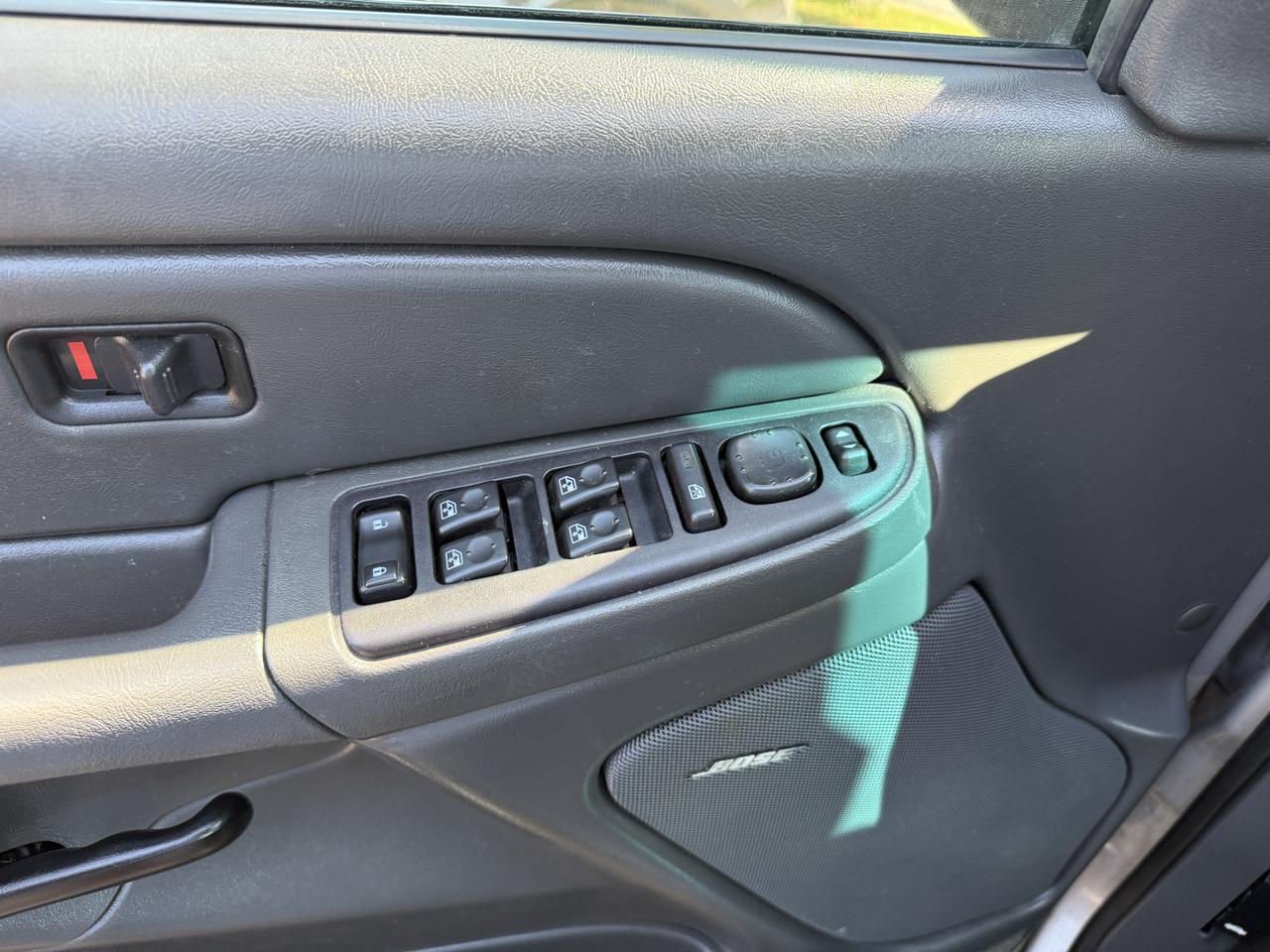 GMC Sierra 1500 Crew Cab 143.5" WB 4WD SLE 2005
