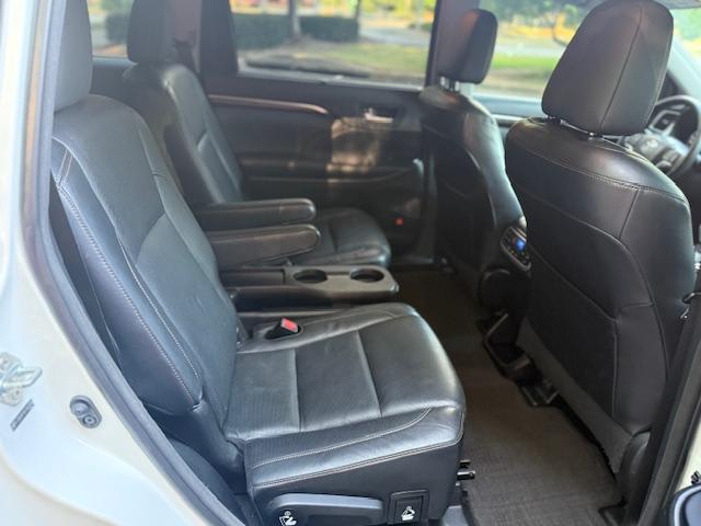 Toyota Highlander Hybrid Limited AWD 2014 Toyota Highlander Hybrid Limited AWD 2014