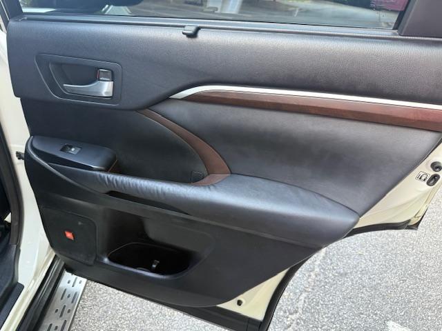 Toyota Highlander Hybrid Limited AWD 2014 Toyota Highlander Hybrid Limited AWD 2014