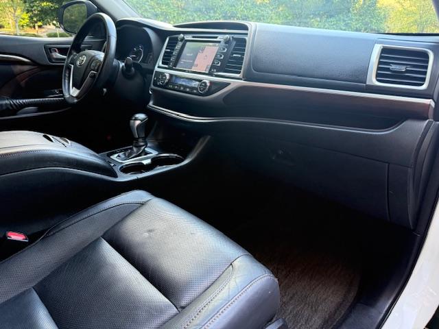 Toyota Highlander Hybrid Limited AWD 2014 Toyota Highlander Hybrid Limited AWD 2014