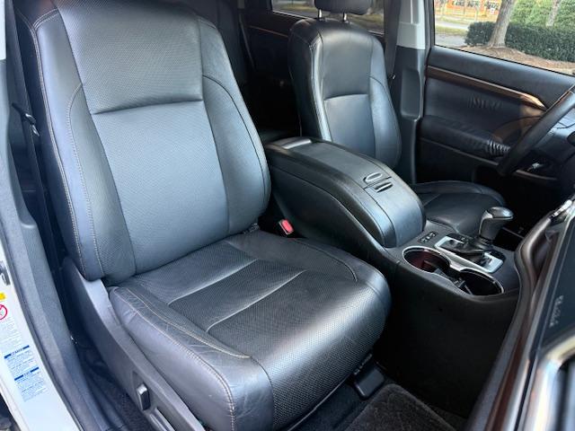 Toyota Highlander Hybrid Limited AWD 2014 Toyota Highlander Hybrid Limited AWD 2014