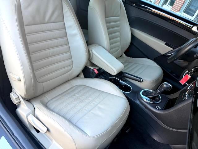 Volkswagen Beetle 2.5L Convertible 2013