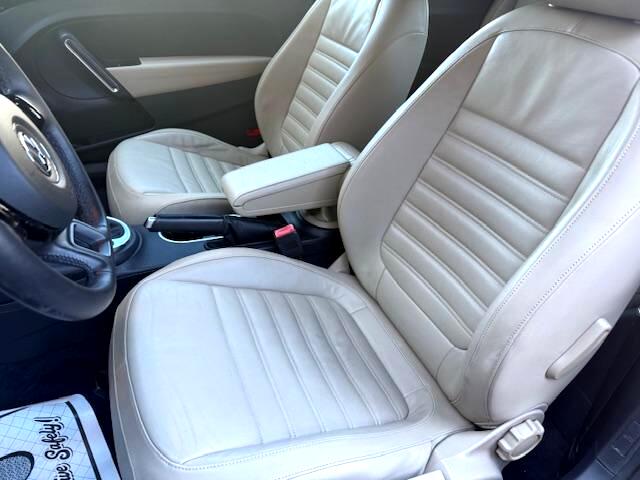 Volkswagen Beetle 2.5L Convertible 2013