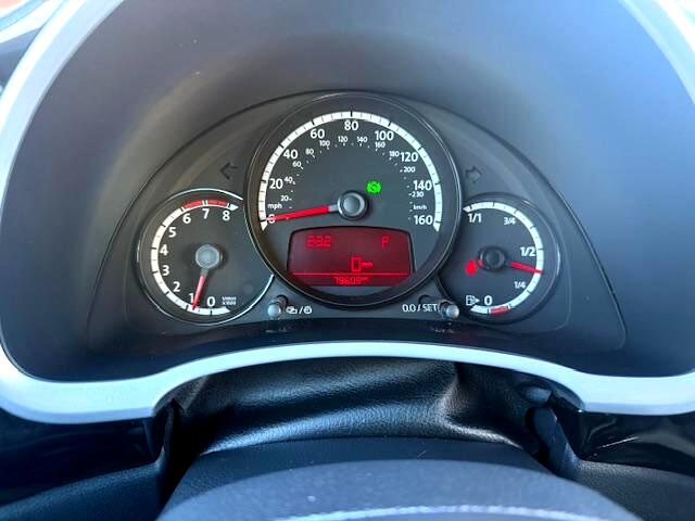 Volkswagen Beetle 2.5L Convertible 2013