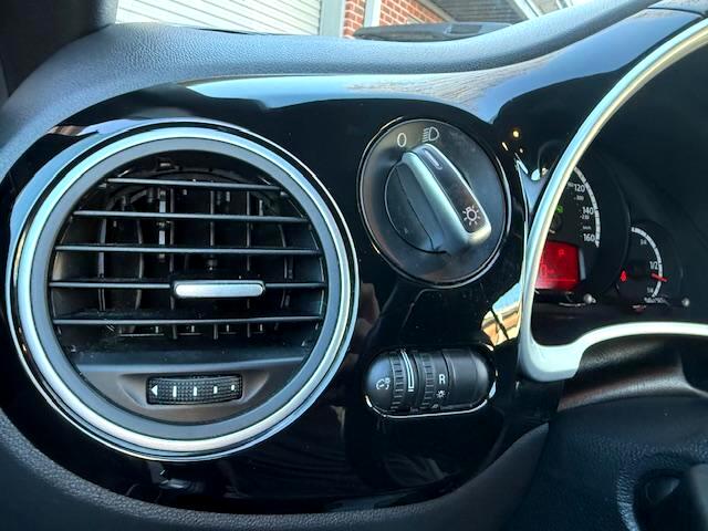 Volkswagen Beetle 2.5L Convertible 2013