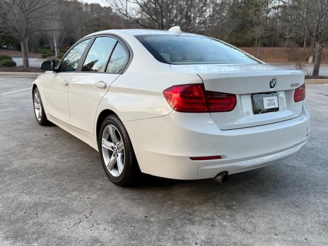 BMW 3-Series 320i Sedan 2013