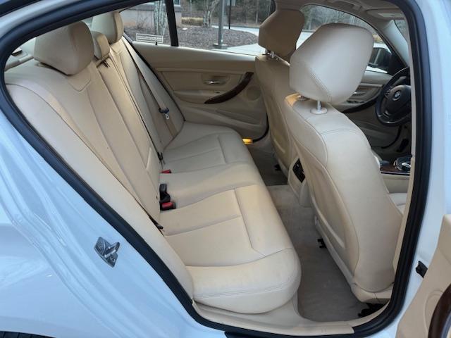 BMW 3-Series 320i Sedan 2013