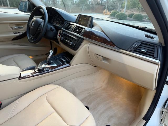 BMW 3-Series 320i Sedan 2013