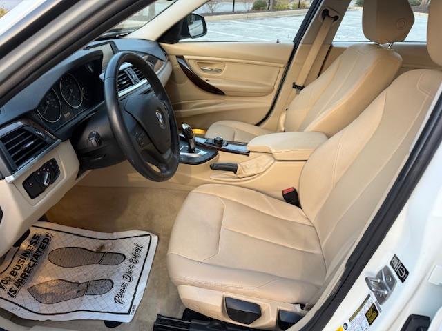 BMW 3-Series 320i Sedan 2013