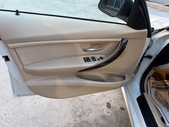 BMW 3-Series 320i Sedan 2013