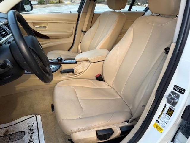 BMW 3-Series 320i Sedan 2013