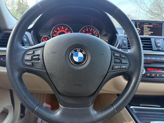 BMW 3-Series 320i Sedan 2013