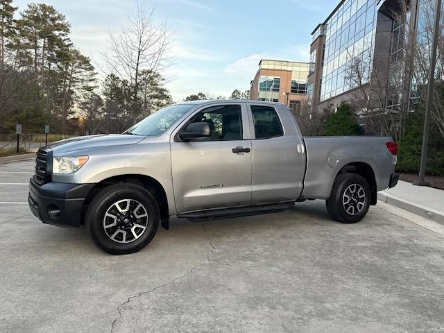Toyota Tundra Tundra-Grade Double Cab 4.0L 2WD 2012