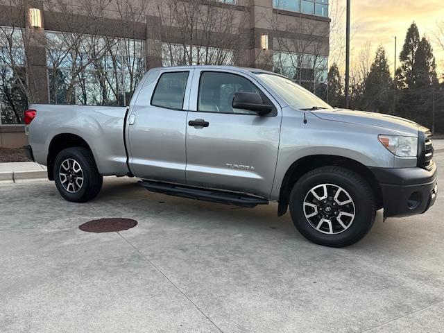 Toyota Tundra Tundra-Grade Double Cab 4.0L 2WD 2012