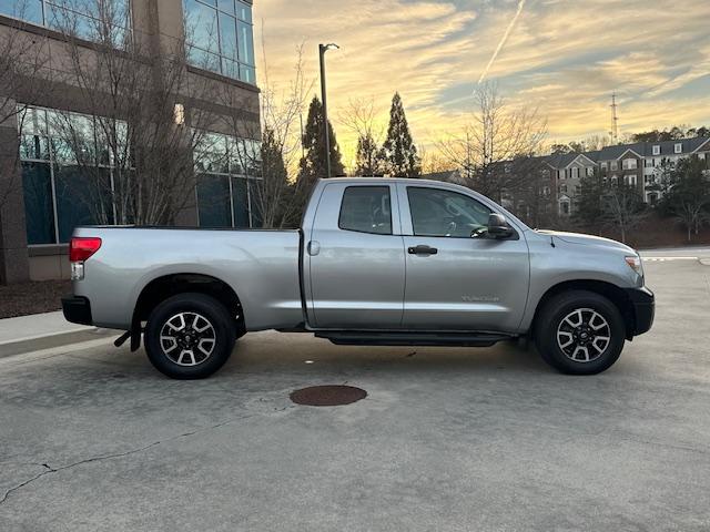 Toyota Tundra Tundra-Grade Double Cab 4.0L 2WD 2012