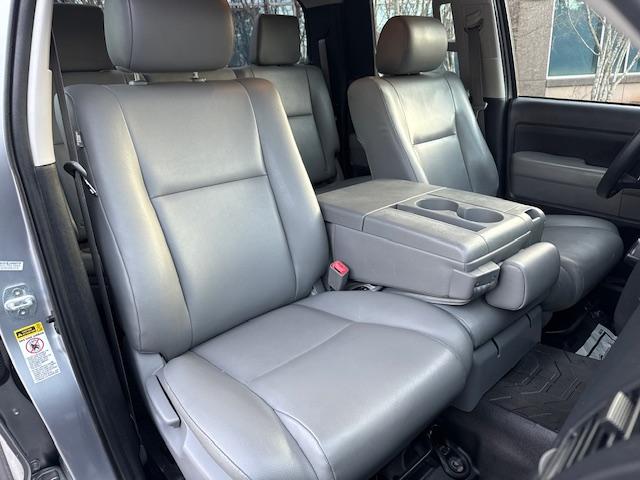 Toyota Tundra Tundra-Grade Double Cab 4.0L 2WD 2012