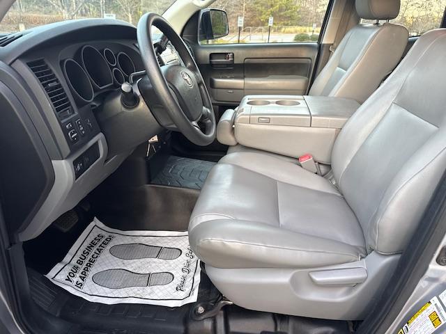 Toyota Tundra Tundra-Grade Double Cab 4.0L 2WD 2012