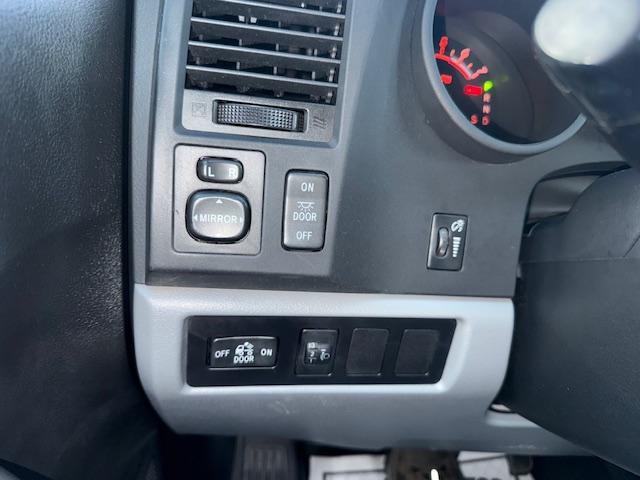 Toyota Tundra Tundra-Grade Double Cab 4.0L 2WD 2012