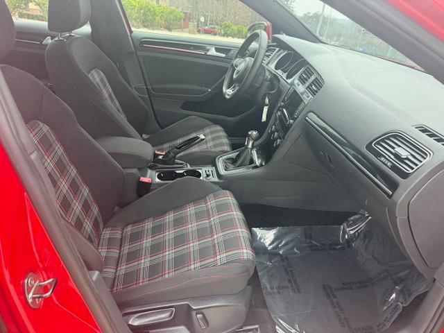 Volkswagen GTI S 6M 4-Door 2015