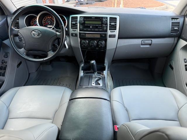 Toyota 4Runner Limited 2WD V8 2006