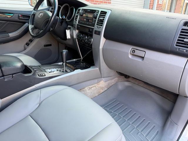 Toyota 4Runner Limited 2WD V8 2006