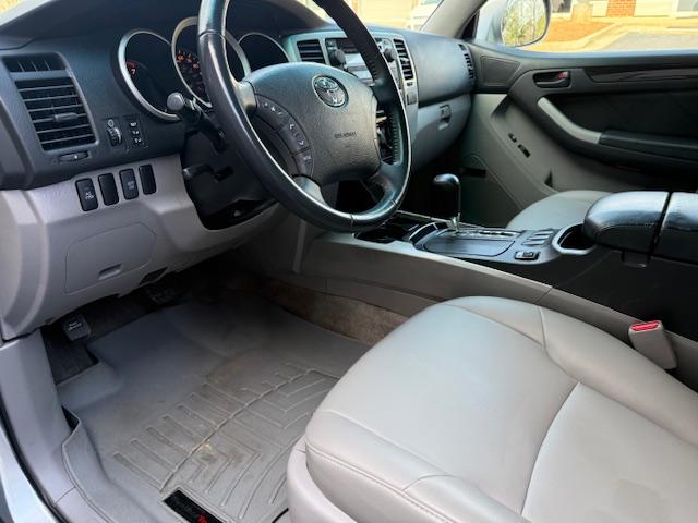 Toyota 4Runner Limited 2WD V8 2006