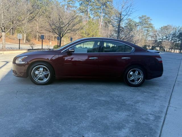 Nissan Maxima SV 2010