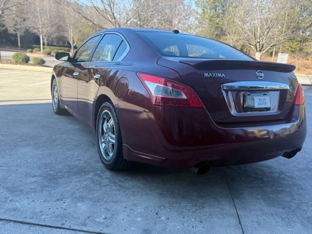 Nissan Maxima SV 2010