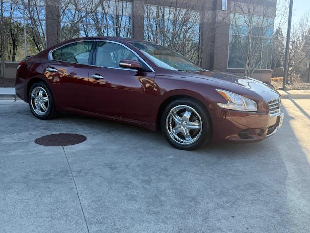Nissan Maxima SV 2010