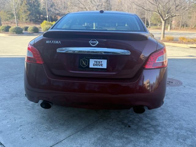 Nissan Maxima SV 2010