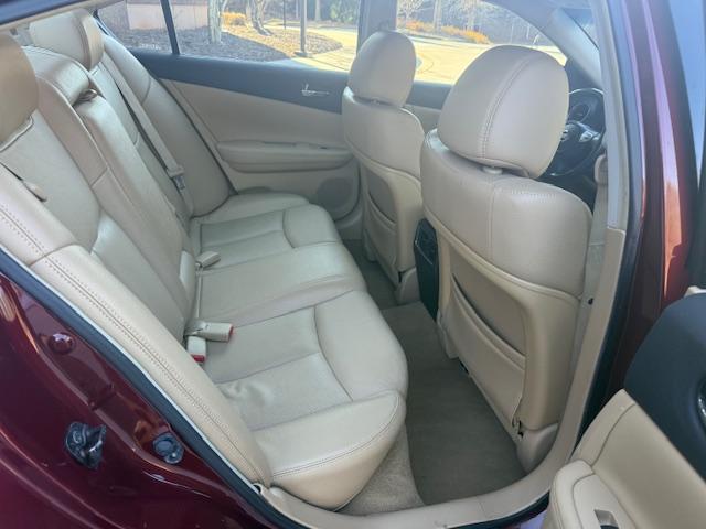 Nissan Maxima SV 2010