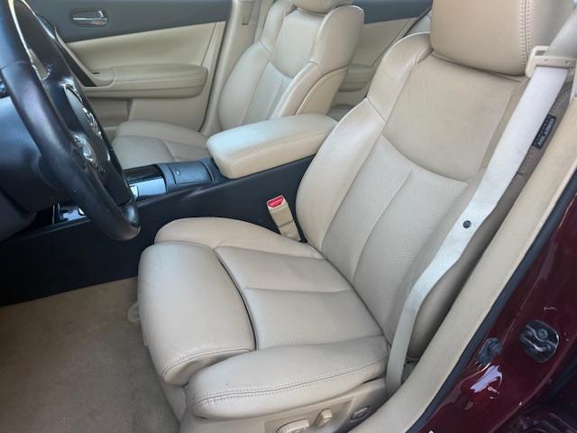 Nissan Maxima SV 2010