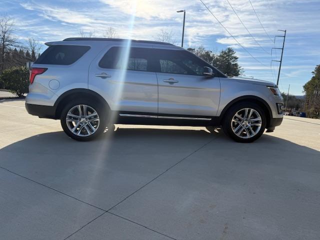 Ford Explorer XLT FWD 2017