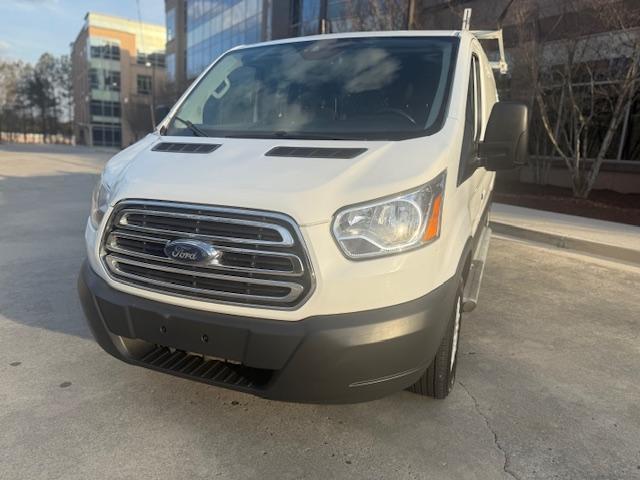 Ford Transit 250 Van Low Roof w/Sliding Pass. 130-in. WB 2018