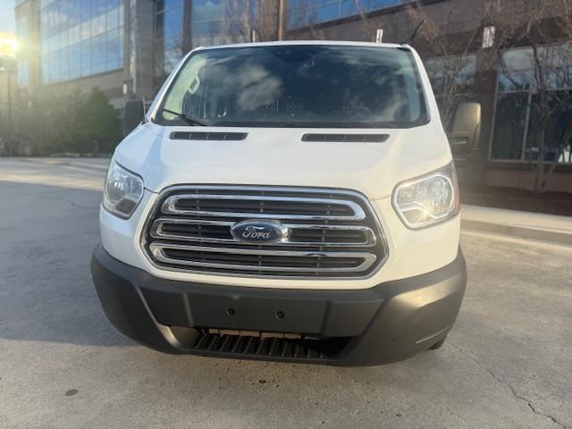 Ford Transit 250 Van Low Roof w/Sliding Pass. 130-in. WB 2018