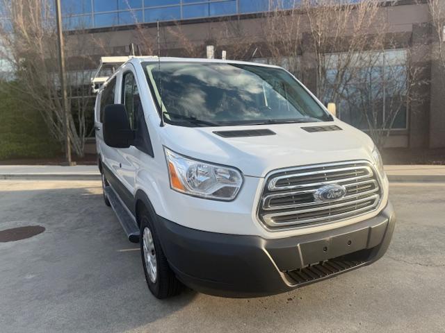 Ford Transit 250 Van Low Roof w/Sliding Pass. 130-in. WB 2018