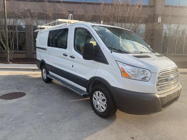 Ford Transit 250 Van Low Roof w/Sliding Pass. 130-in. WB 2018