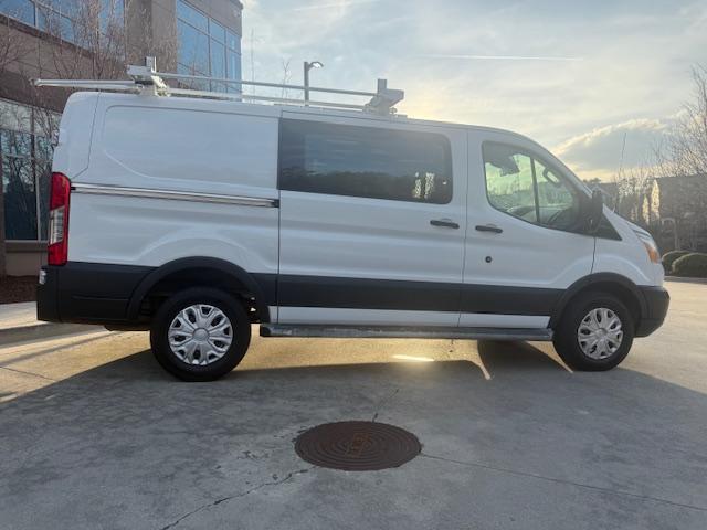 Ford Transit 250 Van Low Roof w/Sliding Pass. 130-in. WB 2018