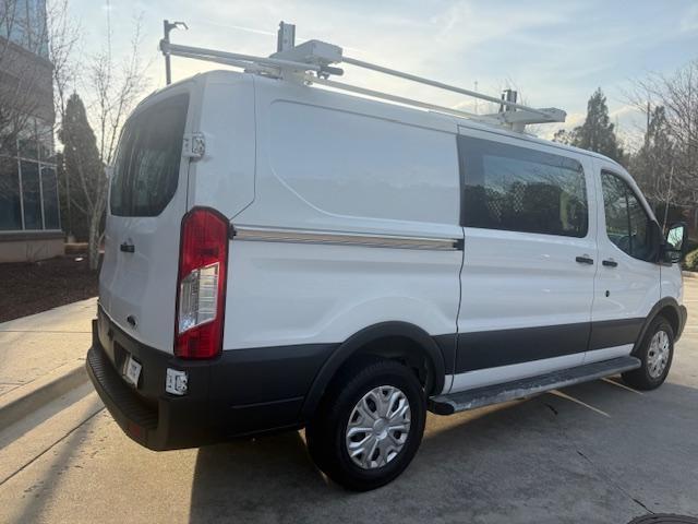 Ford Transit 250 Van Low Roof w/Sliding Pass. 130-in. WB 2018
