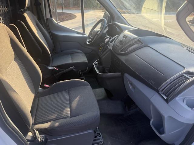 Ford Transit 250 Van Low Roof w/Sliding Pass. 130-in. WB 2018