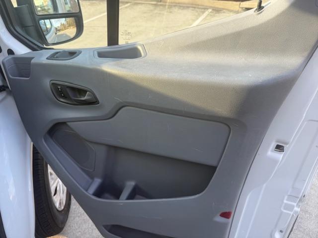 Ford Transit 250 Van Low Roof w/Sliding Pass. 130-in. WB 2018