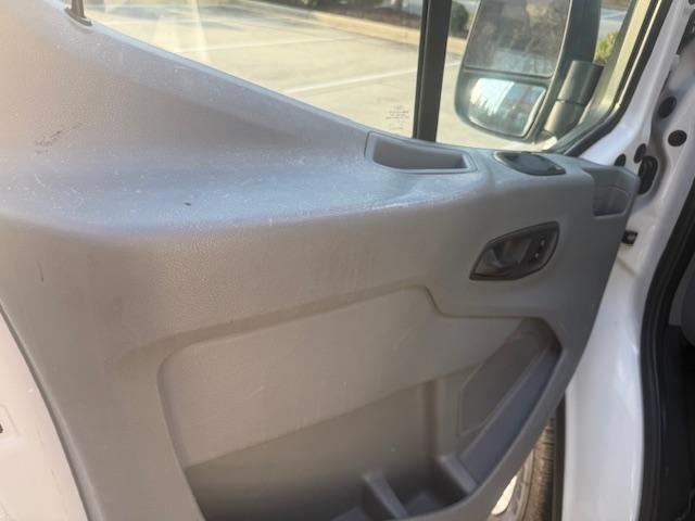 Ford Transit 250 Van Low Roof w/Sliding Pass. 130-in. WB 2018