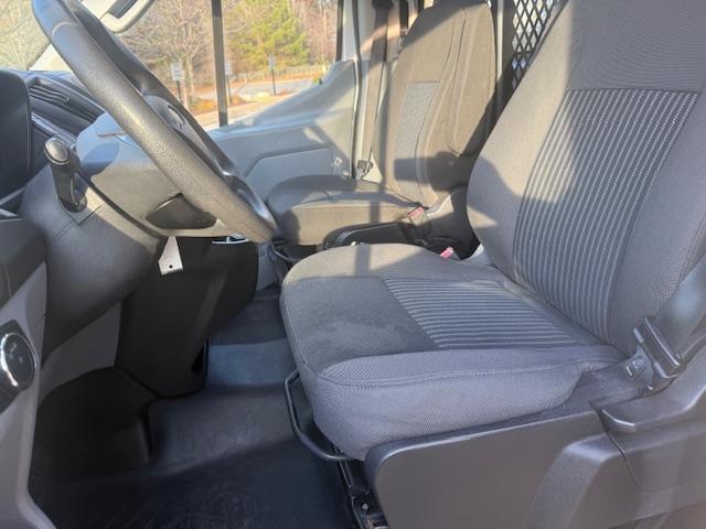 Ford Transit 250 Van Low Roof w/Sliding Pass. 130-in. WB 2018