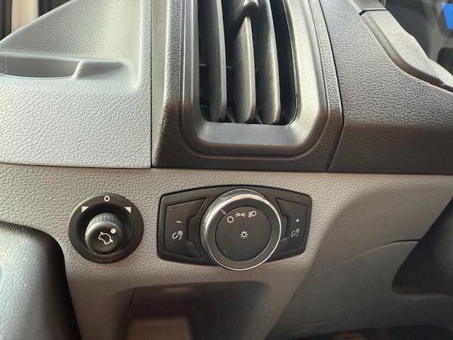 Ford Transit 250 Van Low Roof w/Sliding Pass. 130-in. WB 2018