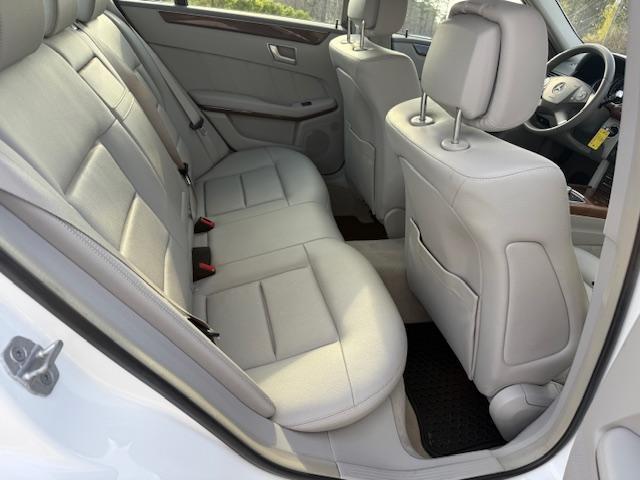 Mercedes-Benz E-Class E350 BlueTEC Sedan 2013