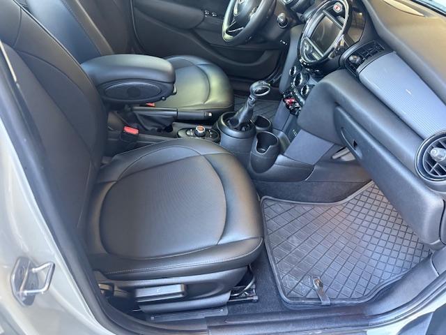 MINI Cooper 4-Door 2017