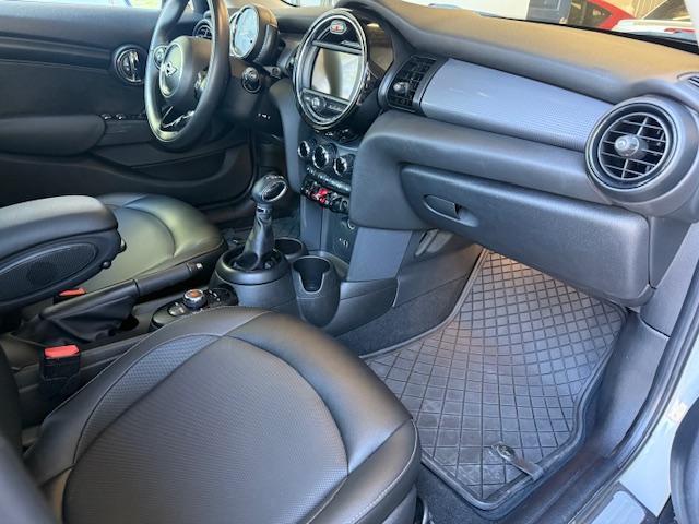 MINI Cooper 4-Door 2017