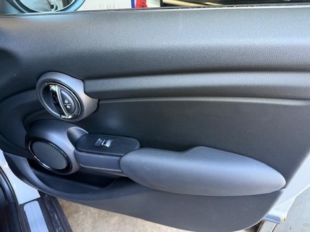 MINI Cooper 4-Door 2017